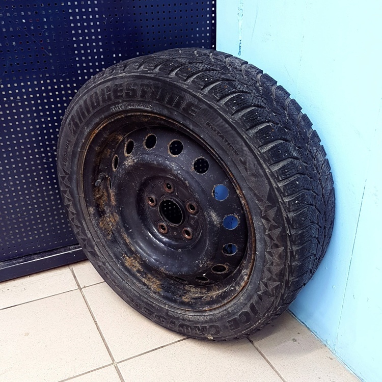 Зимняя резина с дисками Bridgestone 205/55/RT16