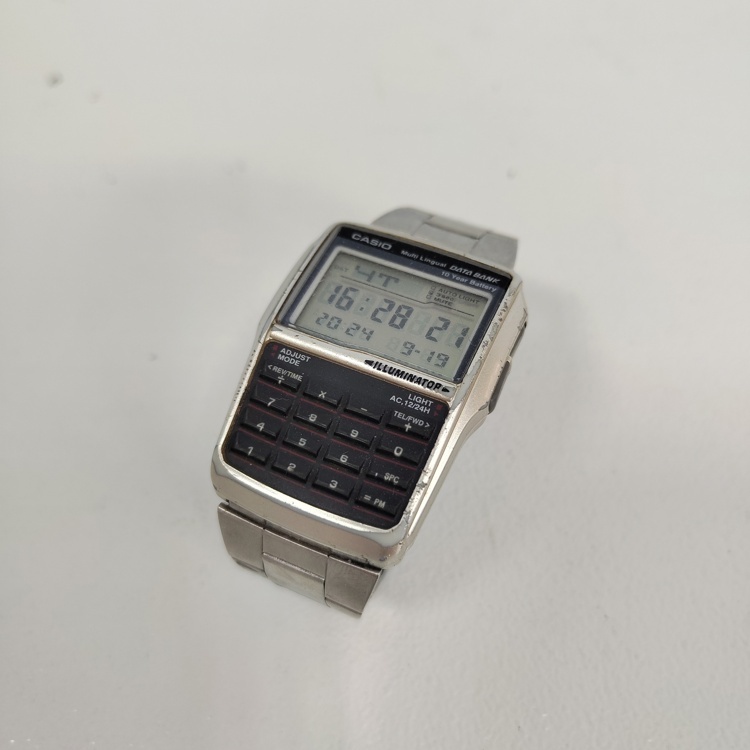 Часы Casio multi lingual DATA BANK